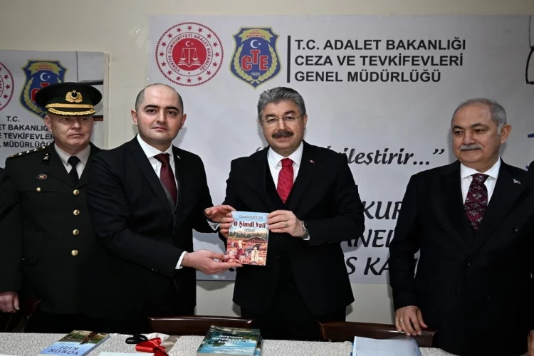 Osmaniye'de ceza infaz kurumu kütüphaneleri için kitap bağışı yapıldı