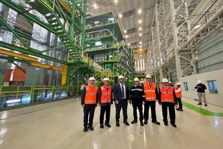 OSMANİYE - Japonya'nın Ankara Büyükelçisi Suzuki, yassı çelik üretim tesisini gezdi