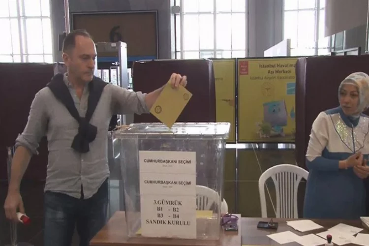 İstanbul Havalimanında oy kullanımı başladı