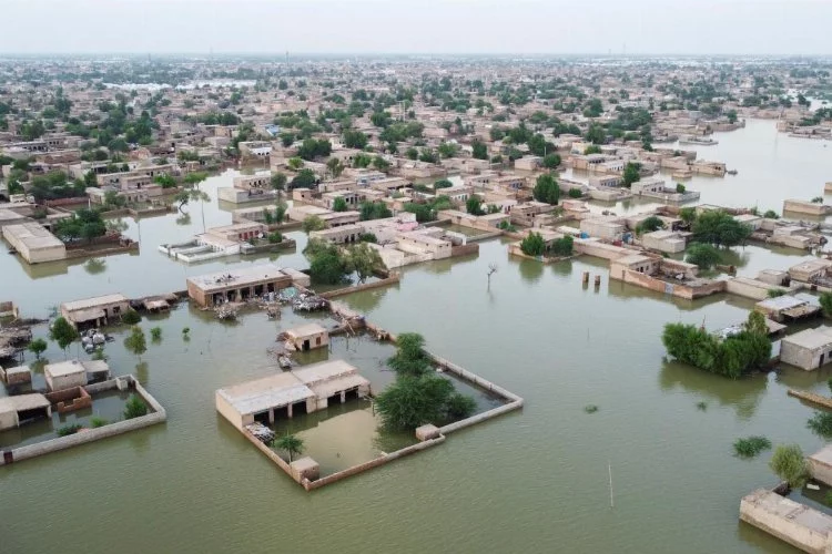 Pakistan'da şiddetli yağışların yol açtığı sellerde ölü sayısı 87'ye yükseldi