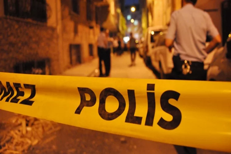 Burdur'da bariyere çarpan tır ulaşımı aksattı