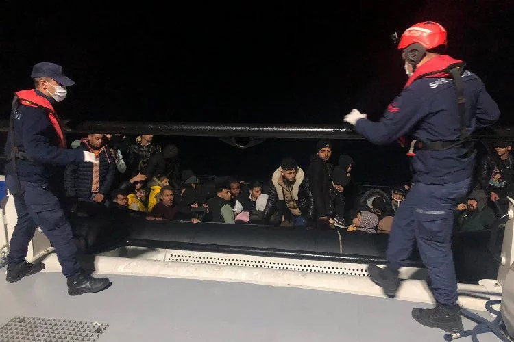 Sahil Güvenlik ekipleri Datça’da 33 düzensiz göçmen kurtarıldı