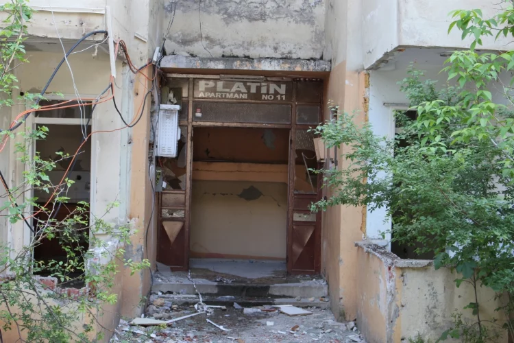 Şair Bahaettin Karakoç'un vefatından sonra korunan evi depremde ağır hasar aldı