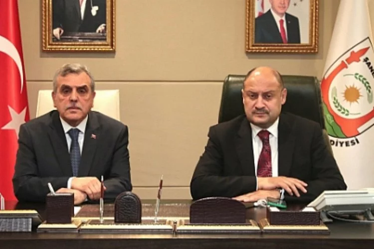 Şanlıurfa'da Refah Partisi'nin Belediye Başkanı Mehmet Kasım Gülpınar, görevi devraldı