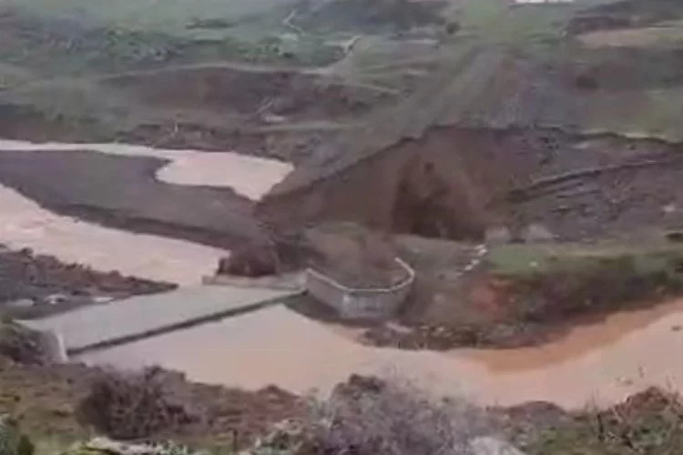 Siverek'te aşırı yağışın etkisi, inşaat halindeki sulama barajı patladı
