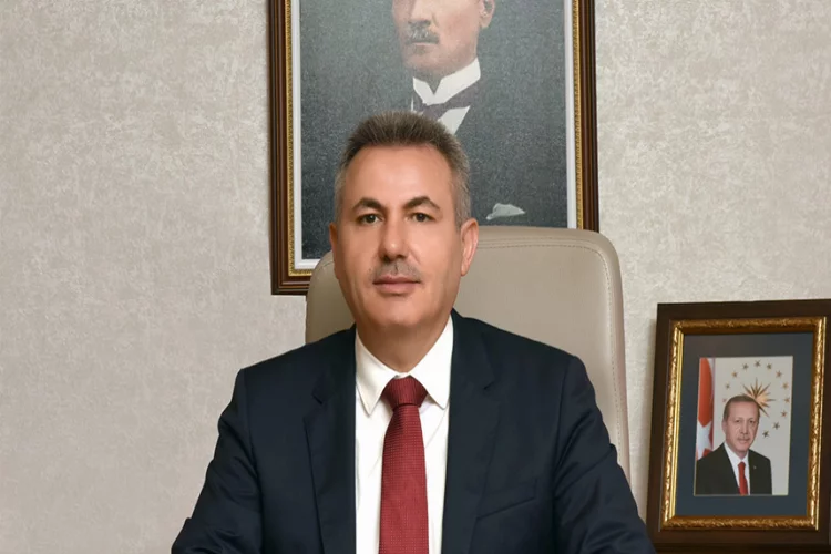 Adana Valisi Elban; 1 Mayıs Emek ve Dayanışma Günü kutlu olsun