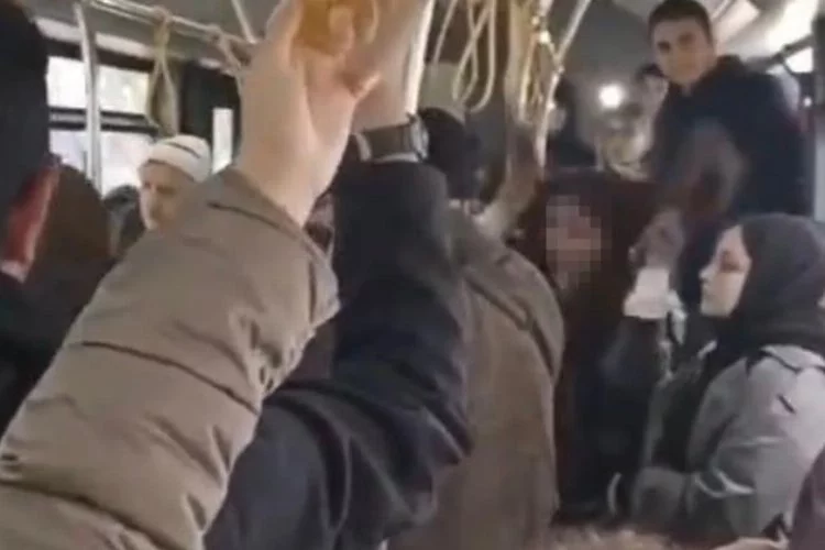 Sultanbeyli'de otobüste kadın yolcular arasında kavga çıktı 