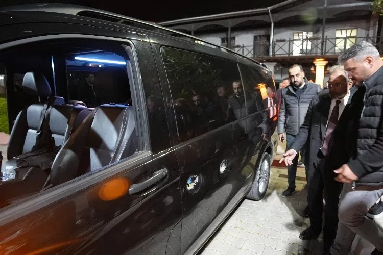 Tarsus Belediye Başkanı Bozdoğan'ın aracı kurşunlandı