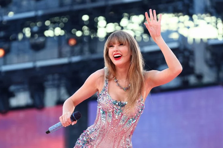 Taylor Swift'in son albümü bir günde rekorlar kırdı