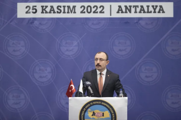Ticaret Bakanı Muş, Antalya'da TESKOMB'un toplantısına katıldı: