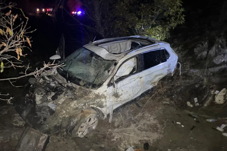 Tunceli’de uçuruma düşen otomobildeki 5 kişi yaralandı