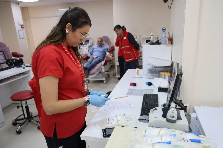 Türk Kızılayı'ndan kan bağışı çağrısı: Stoklar azalıyor, acil ihtiyaç var