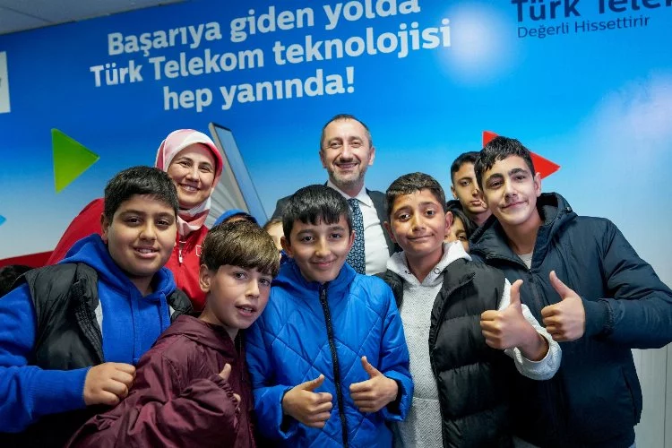 Türk Telekom ve Kızılay, depremden etkilenen öğrencilere eğitim desteği verecek
