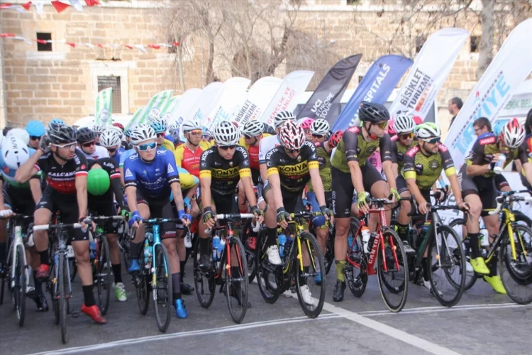 Türkiye Kış Bisiklet Yarışları serisi Aspendos'ta başladı