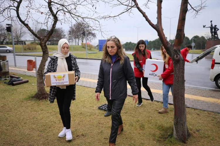 Türk Kızılay ve Çölyak Derneği depremzedelere glütensiz gıda ulaştırıyor