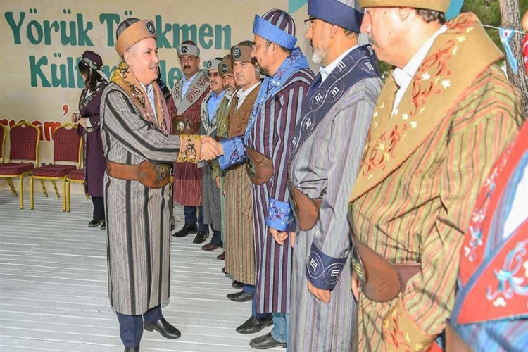 Uluslararası Çukurova Yörük Türkmen Şöleni renkli görüntülere sahne oldu