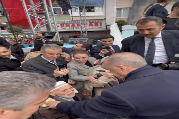 Erdoğan'ı görmek için mitinge gelen 85 yaşındaki Hüseyin Amca duygulandırdı