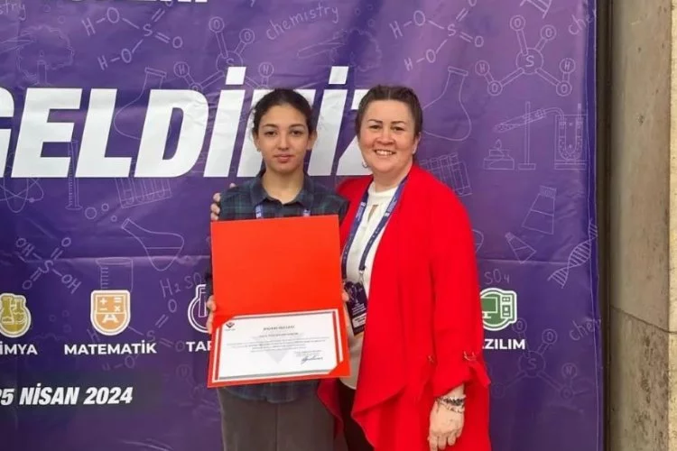 Zonguldak'ta öğrenci Ayşe Eslem Yangın, TÜBİTAK yarışmasında bölge birincisi oldu